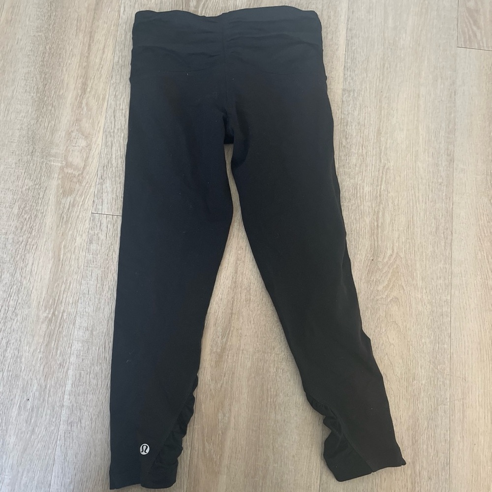 Lululemon ruffle waist and bottom trim soft stretch leggings